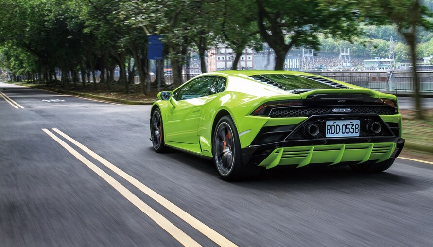 Lamborghini Huracán EVO，聰明卻依舊蠻橫