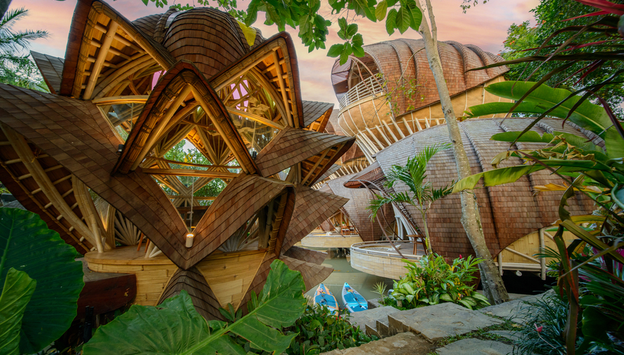 印尼峇里島 Ulaman Eco-Luxury Resort，走進異想秘境 