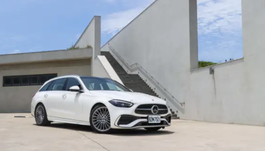 科技與豪華的深度融合 Mercedes-Benz C 300 Estate