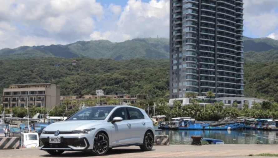 經典掀背回歸 Volkswagen Golf 280 eTSI R-Line