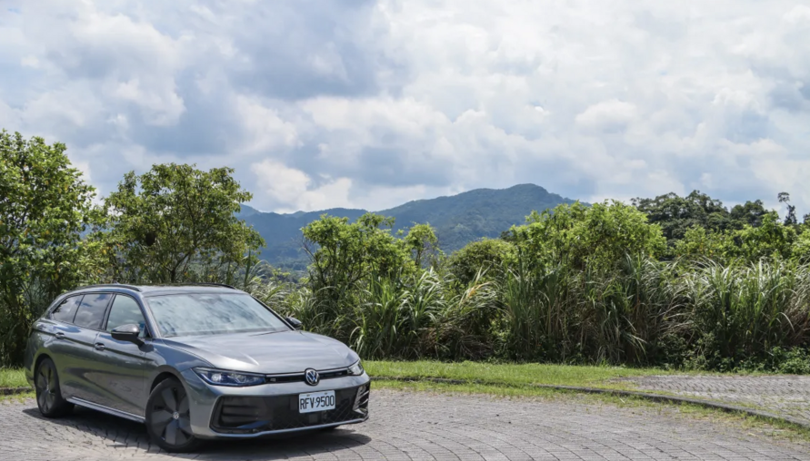 經典延續、優雅新境 Volkswagen Passat Variant 430 TSI R-Line