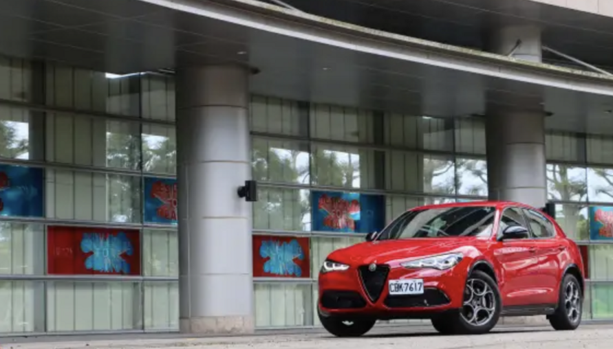 行動藝術品 Alfa Romeo Stelvio Sprint