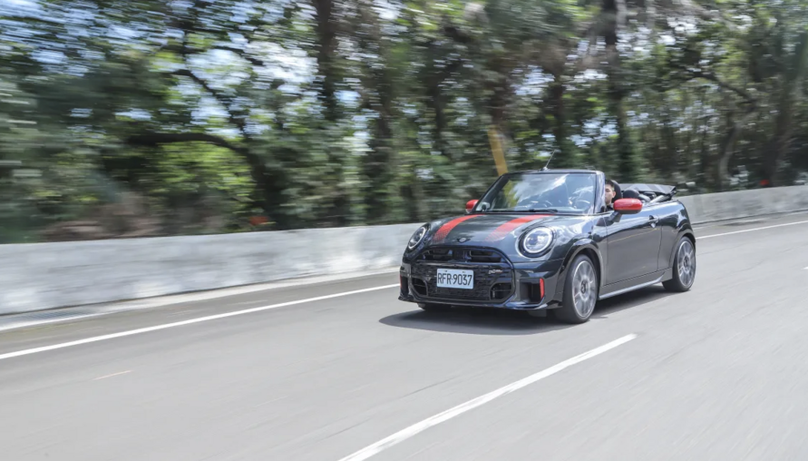 開篷釋放性能本色 MINI John Cooper Works Cabrio